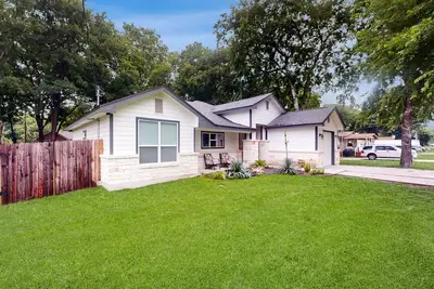 Image de Spacious house with fenced in yard, dog friendly, patio & hot tub