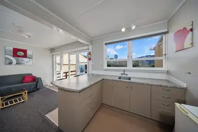 Waterfront | Affordable | Location | Unit 6, Waterfront | Affordable | Location