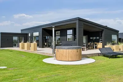 Image de \"Lyder\" - 400m from the sea by Interhome