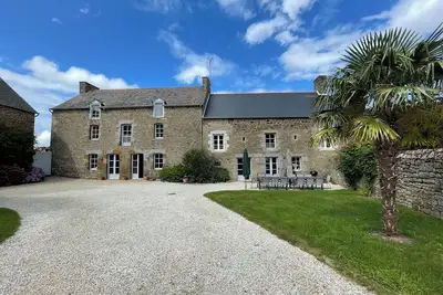 Image de Grande Batisse Entierement Renovee Entre Dinan Et Saint Malo