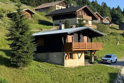 Image de Chalet cosy à Crest-Voland – 6 personnes, cuisine équipée, salon Tv, proche pistes et nature