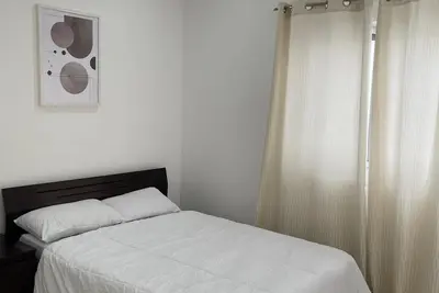 Image de Luxurious Estate with fitness room, WiFi in nice gated estate inside Tema com25
