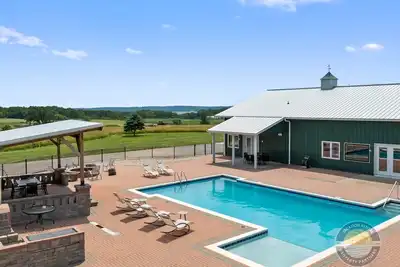 Image de Elssys Ranch 80 Acre Lake Geneva Retreat