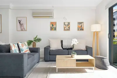 Image de 2br Family-Friendly Apartment with Prime Location
