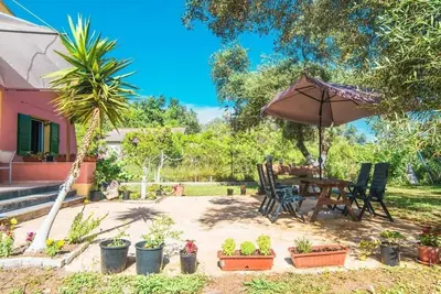 Image de Beach house, ! Super close to the beach! Where sea and nature combines! !