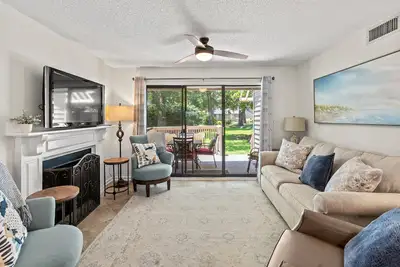 Image de Kingston Whp 2b Ground level Villa w/pool/beach