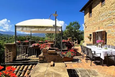 Image de Nouveau! Ferme et grange avec piscine privée, vue, 8 personnes, Wifi.