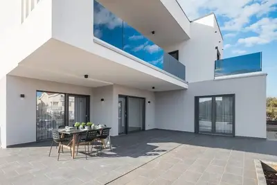 Luxurious Beachside Villa Diana for Rent, Steps to the Beach, peaceful place
