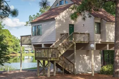 Image de 2br Deluxe Condo Family Fun Right on the River!