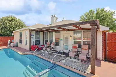 Image de Heart of Grand Prairie, 4bd with Pool & Game Room