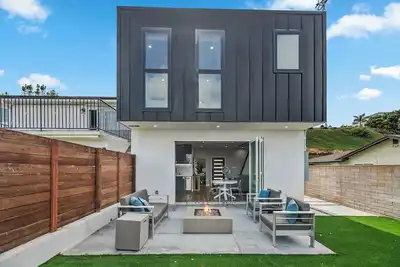Image de New unit, Intro Rates: Modern Desert View w/ Canyon Views, Near La Jolla Village