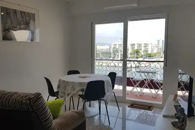 Bienvenue dans cet appartement accueillant et fonctionnel situé sur le Grao.