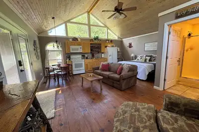 Image de Betty's creek loft in Rabun Gap with beautiful views. 10 miles from Clayton.