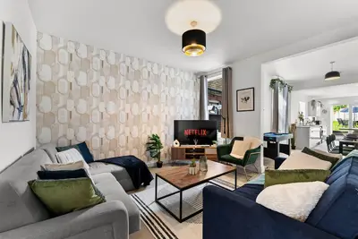 Image de Sleek and Stylish Bristol Abode - Sleeps 14 - Pets