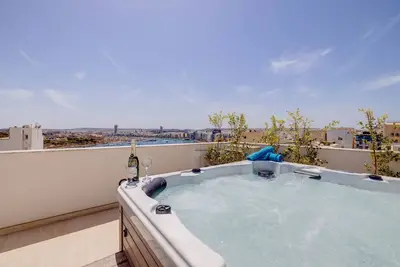 Image de Stylish Penthouse, Rooftop Hot Tub, Harbour Views