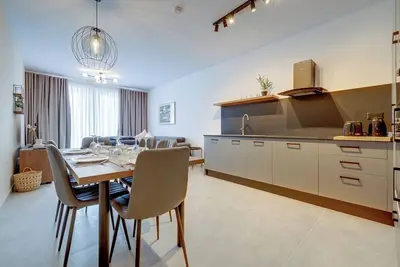 Sleek 2br Residence by the Promenade