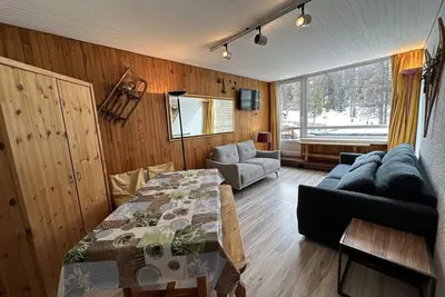 Image de À 50m des pistes de ski, 1er étage, balcon, télévision, casier à ski, 40m², Vars