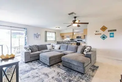 Image de Home in North Port near Heron Creek Golf & CoolToday Park. King suite&Coffee bar