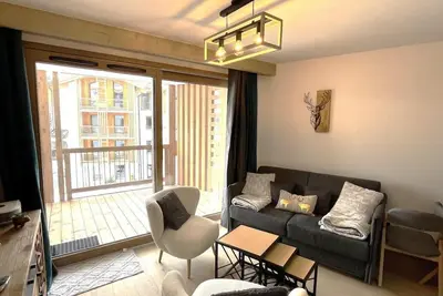Image de Pied des pistes de ski, 2ème étage, piscine, terrasse, parking, télévision, casier à ski, 43m²