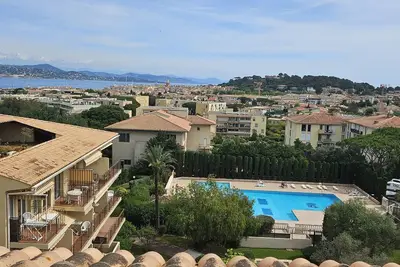 Image de Studio cosy avec balcon et piscine commune