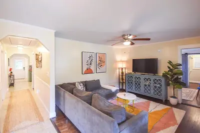 Image de Sweet Retreat w/ Fire Pit, Near Downtown & Golf