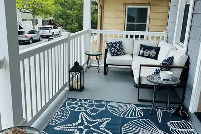 Image de 3-bedroom condo in amazing Ventnor City! Two blocks to the beach! 6 minute walk!