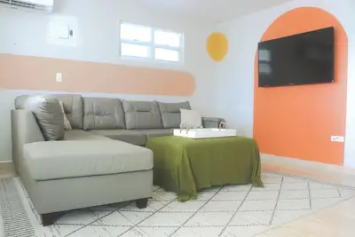 Image de Comfortable Home for 6 Near Airport & Beaches