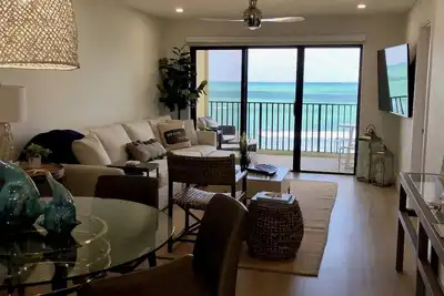 Image de Unwind at this Oceanfront full of amenities!