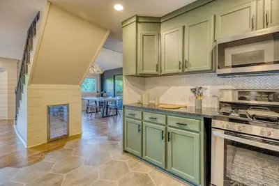 Image de Charming Modern Luxe 3-bedroom Mountain Retreat Cabin in delightful Cherry Log