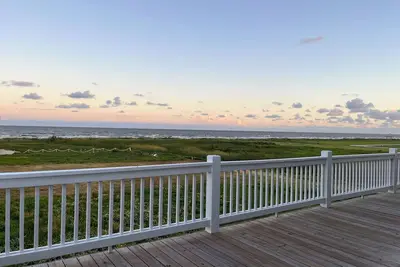 Image de TheBlueBee: Stunning View Of Ocean and Fire Pit