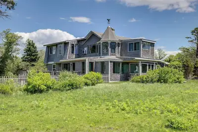 Image de Water-View Beach House in Truro, Great for Groups!