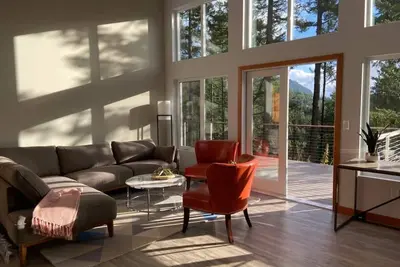 Image de Modern House, pet-friendly, walk to Cascade Lake!