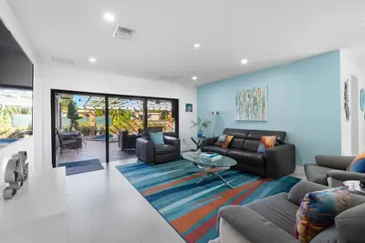 Image de Crush's Waterfront Oasis