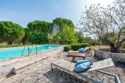 Image de Trullo Jean by Rentbeat