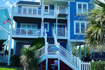 Image de Beachski's Retreat 2nd Row! Ocean Views with private Beach Access