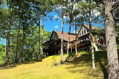 Image de Laurel Mountain Getaway 🌄 Trout Fish on Crooked Creek🎣
