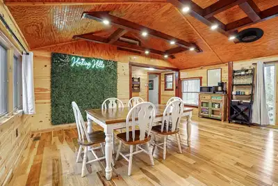 Image de Where in the woods cabin - pet friendly - winery nearby