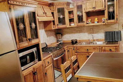 Acogedora casa de 2, recámaras con WiFi, aire y estacionamiento  en Cd. Juárez