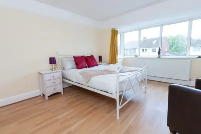 Image de Spacious 2br Home with Free Parking