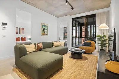 Image de Modern, Luxury Oasis