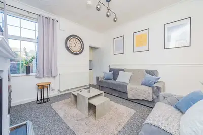 Spacious Townhouse In Wolverhampton