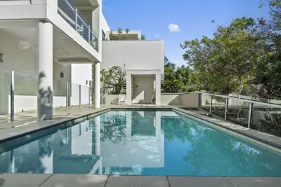 Image de Boutique building, 400m to beach, best bars, restaurants, pool. Parking space