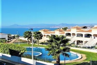 Altomar Ii, Gran Alacant, Alicante, Bungalow avec solarium à 5mn des plages