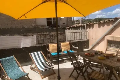Image de Appartement de 43m2 avec grande terrasse. Centre historique Forcalquier.