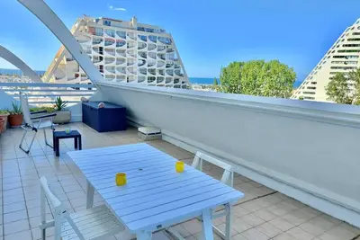 Image de Studio Lumineux avec Terrasse et Parking Privé, à 600m de la Plage