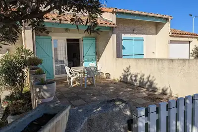 Image de Villa T2 Mezzanine Climatisée avec Cour - 6 Pers - Parking - Proche Plage - Meublé Tourisme 1*