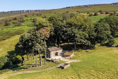 Image de Handcrafted barn conversion in the heat of the Peak District