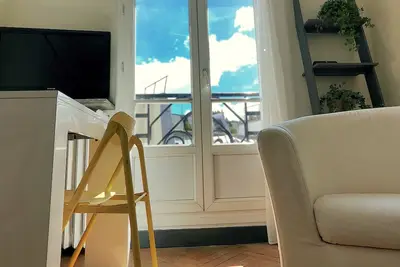 Image de Joli 2 pièces lumineux et calme, Marais. 5eme Etage.
