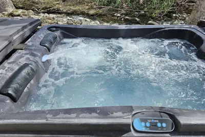 Image de Painted Sky- Pickleball Court, Creek, Wifi, Mountain Views, Starting at $79\"