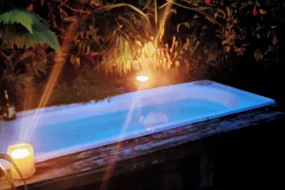 Bed and Breakfast with outdoor bath. Close to wildlife, walks and beaches. \n\n